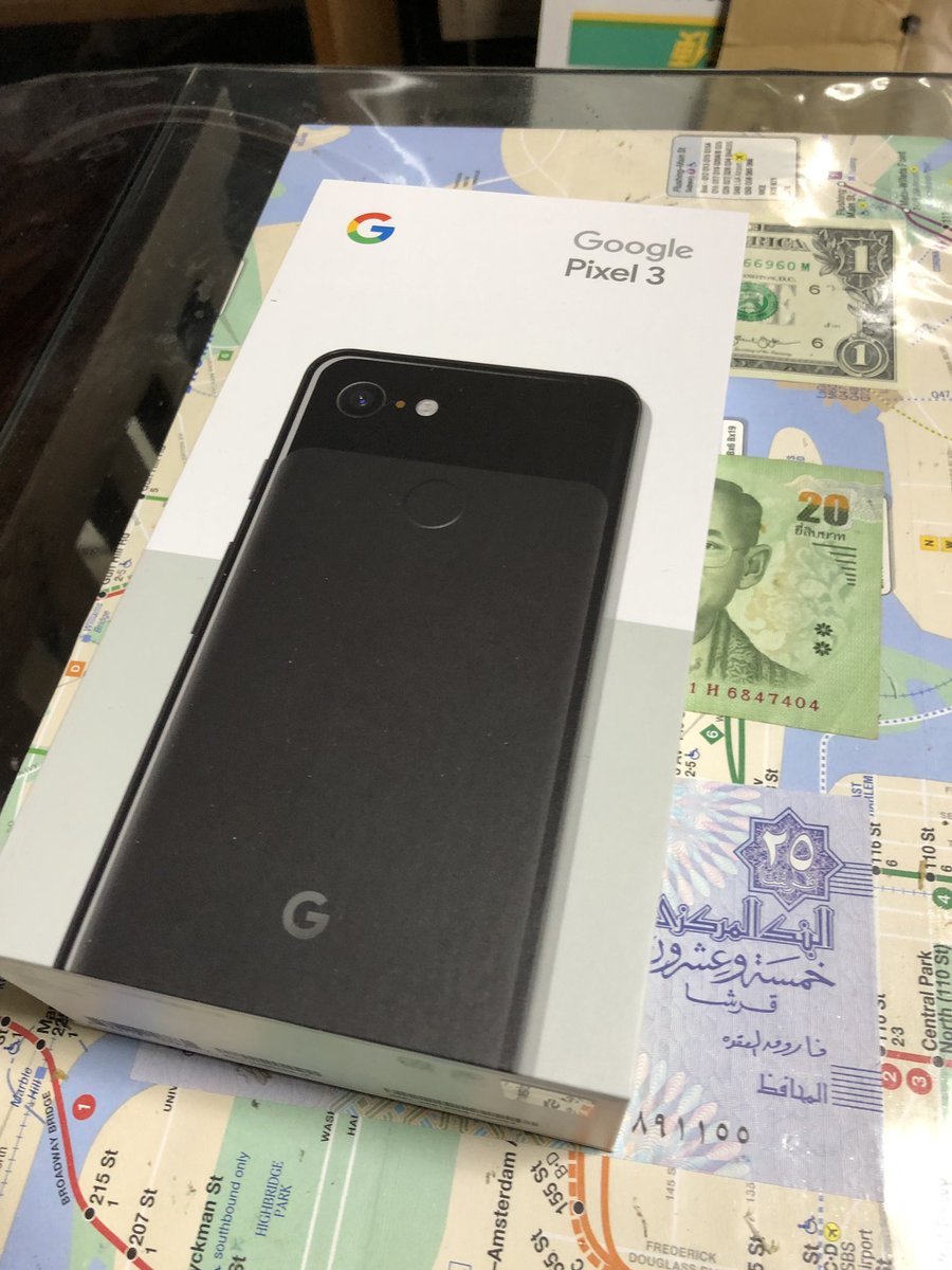 Yasui Toshiaki Android の新しいスマホpixel3が面白 そうなので買ってみました 今まで使っていたiphoneのデータを直接転送できるようなのでやってみました 壁紙まで転送されて Androidがiphone化されてしまった 一番右のnexus5xみたいにする予定です