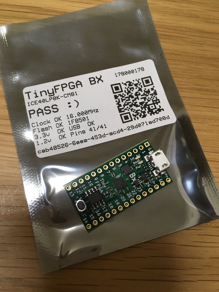 iizukak's tweet image. 気づいたら家に #TinyFPGA BX が。