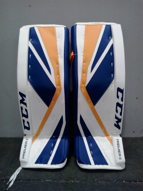 Goalie_Academy's tweet photo. Sweet set of @CCMGoalie #Premier2 custom pads arrived today. #HappyCustomer #3WeeksEarly https://t.co/AsCTUjDwfd