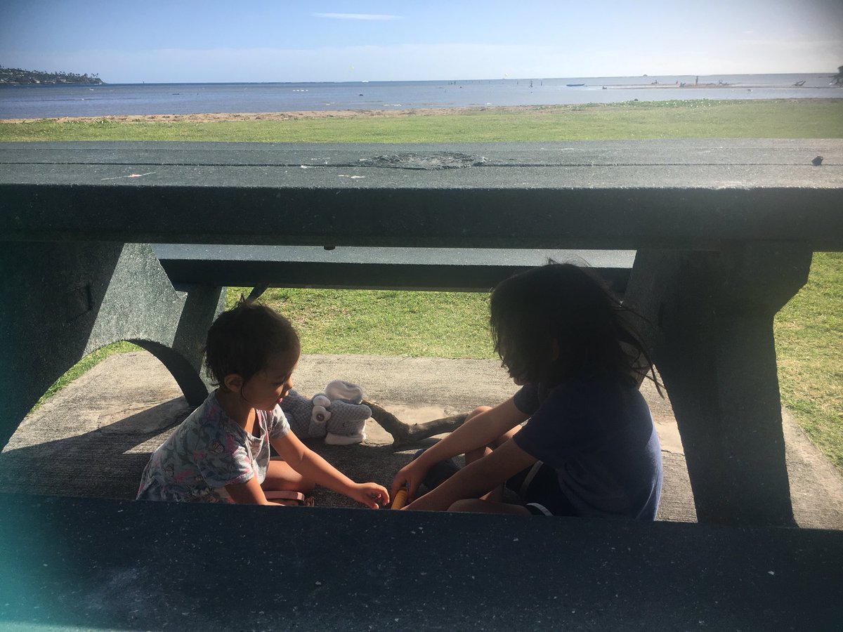 gallardo_greta's tweet image. Building &amp;amp; launching catapults &amp;amp; creating hideouts under picnic tables by the beach 🏝 makes for a perfect #blackfriday #creativity #makeyourownfun #IBHawksFly