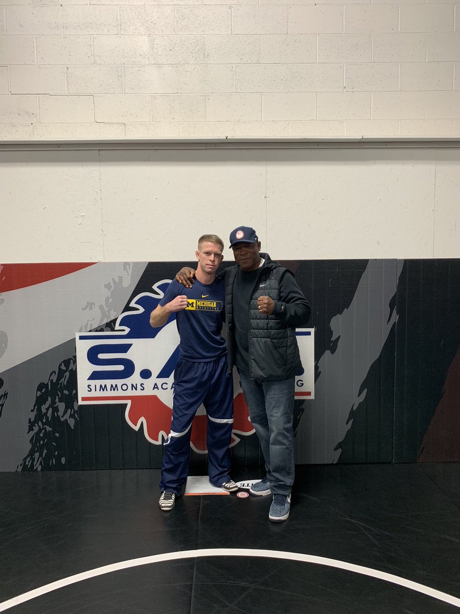 Elstrangler's tweet photo. Thanks for @CoachKJ__ for stopping by the academy @SimmonSAW11 today to say hi and pass words of wisdom on to future Michigan hammers!! #michiganlegend @USAWrestling @CliffKeenWC https://t.co/Z5aefaPFdK