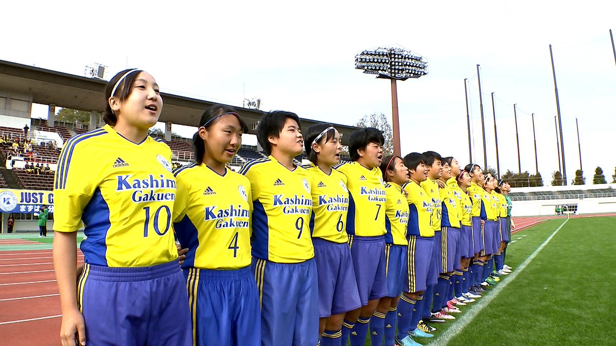Tbs高校女子サッカー No Twitter 第２７回選手権 関東地域予選 鹿島学園 茨城 掴みとった全国へのラストチャンス 決勝点となるｐｋを決めたのは 怪我で欠場していた 池田優希キャプテンに代わり キャプテンマークをつけた小室真綾選手 ゴール直後に真っ直ぐ向かったの
