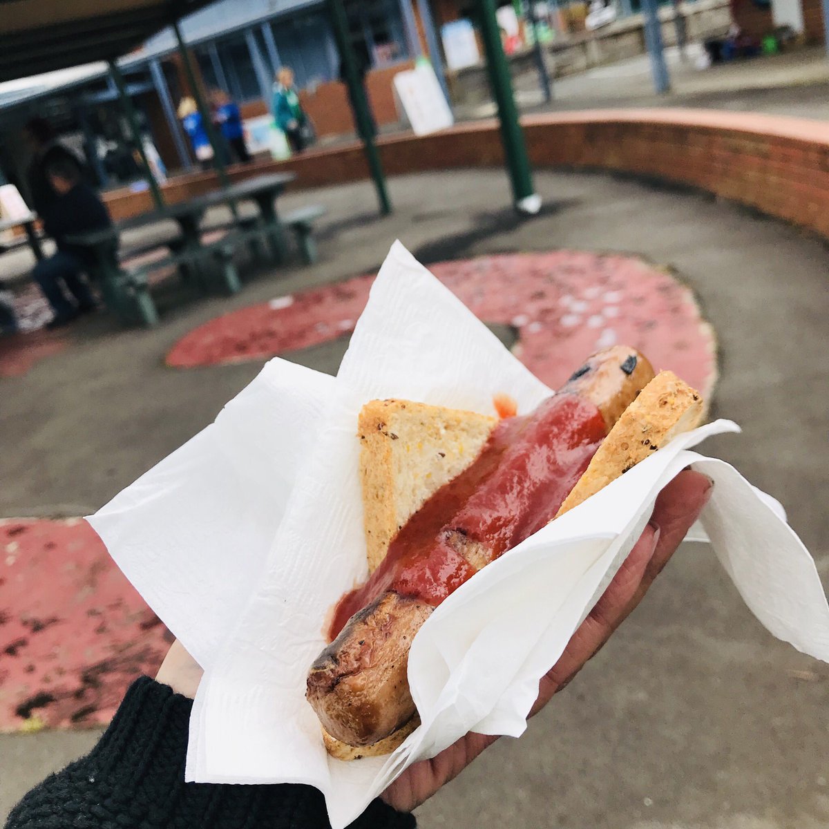 ms_rach_j's tweet photo. Confession time: I actually hate sausages. But on election day, I just canβt help myself. #springst #vicvotes18 #democracysausage #snagvotes https://t.co/A353QMDx0m
