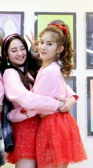 myshibasana's tweet photo. #TaeSy babies 😍 #Taeha #Daisy #MOMOLAND 😘 @MMLD_Official @momoland_ph https://t.co/3tQpxDhnHr