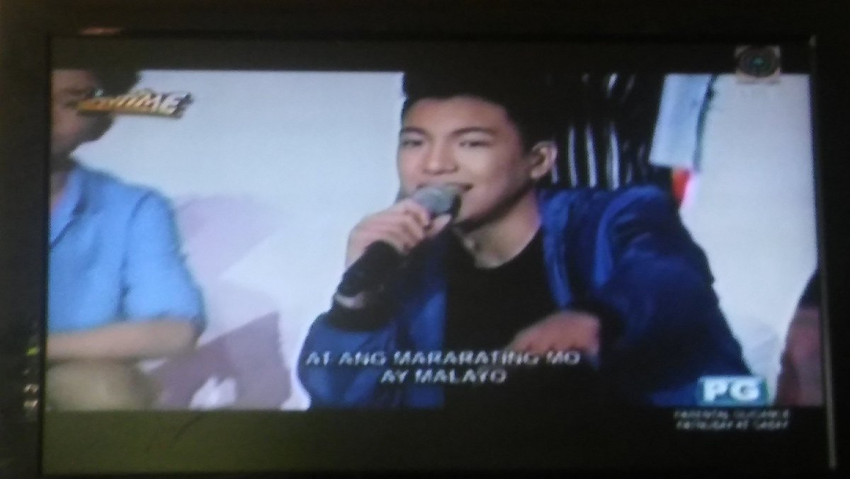 mancillamacy's tweet photo. I keep on repeating this song on my playlist and konti na lang memorize ko na talaga to hahaha so proud of you Da! @Espanto2001 
#ShowtimeNovember24ever #AwitAtLaroShowtime #LaroTayoDARREN https://t.co/7pYT9TjKPp