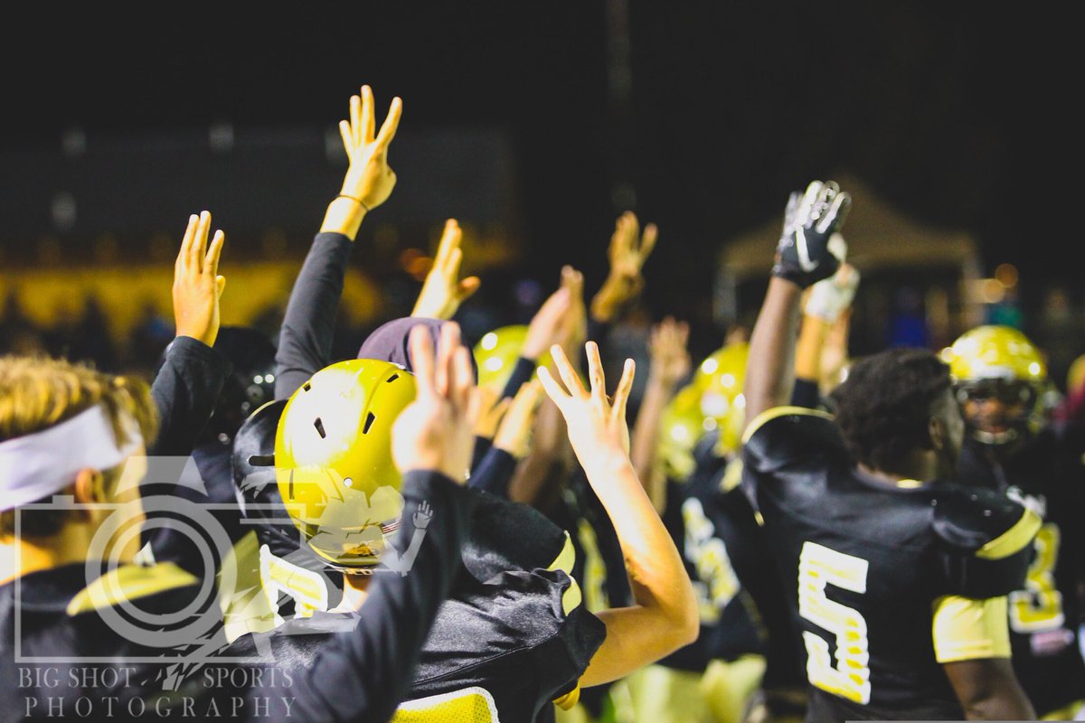 QuentonMoore's tweet image. 4’s up!! Round 4 @risonwildcatfb Small town, @ASTSprts : BIG TALENT 🏈! #870Sports.