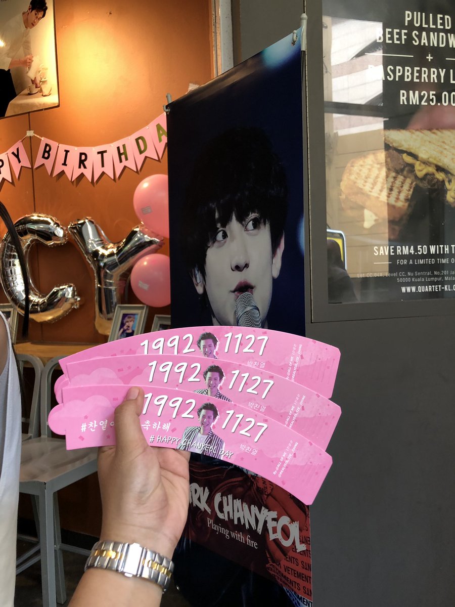 fanvoys_'s tweet photo. #PCY27THBDAY #HAPYYCHANYEOLDAY @weareoneEXO https://t.co/px3vCsmkgO