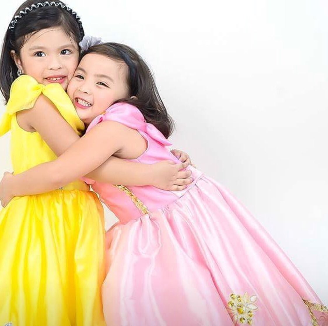 iha dresses (@ihadresses) on Twitter photo iha is ❤️
<a href="/ihadresses/">iha dresses</a>
#party #partydress #costume #princess #gown #model #fahionmodel #kidsootd #bridal #gown #wedding #flowergirl #graduation #pageant #recital #firstcommunion #formal… instagram.com/p/BqjOEhanMPx/… iha is ❤️
<a href="/ihadresses/">iha dresses</a>
#party #partydress #costume #princess #gown #model #fahionmodel #kidsootd #bridal #gown #wedding #flowergirl #graduation #pageant #recital #firstcommunion #formal… instagram.com/p/BqjOEhanMPx/…