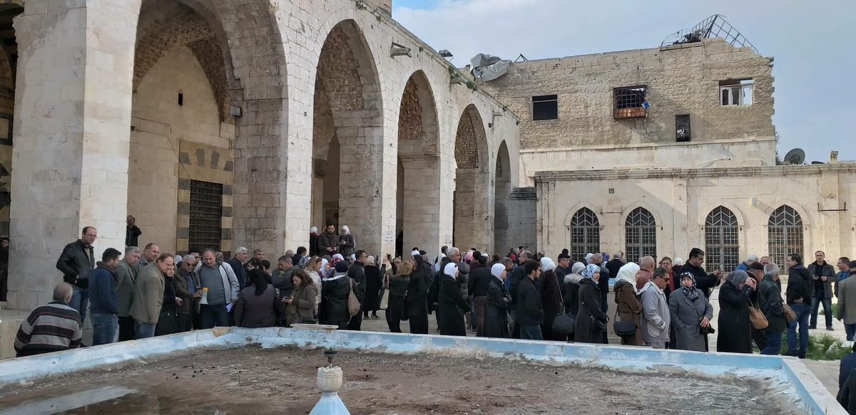 #Syria: la Società Archeologica di Aleppo, ha ripreso le visite guidate nella Città Vecchia. Mentre il #mainstream è occupato a propagandare solo notizie di distruzione, la Siria si rialza e riparte dalla cultura e dalla storia. #Nonvidicono