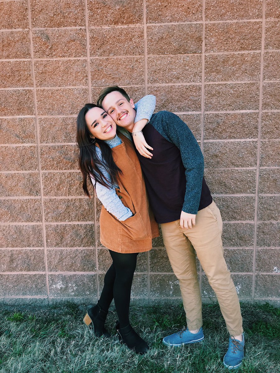 HannahBroyles2's tweet photo. #NewProfilePic https://t.co/fhNTLgF7fS