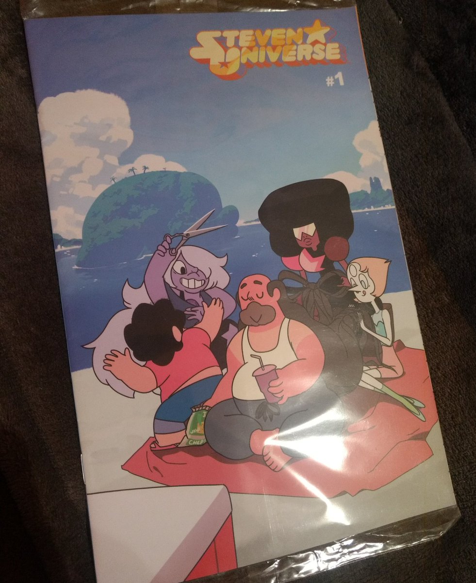 Faust0raul's tweet photo. Tah Dahh jajaj ya no encuentro en qué gastarme el dinero... Pero lo ví y dije -tengo que compralo- jeje no pude dejar de encantarme #StevenUniverse https://t.co/TLmzl6Zhvj