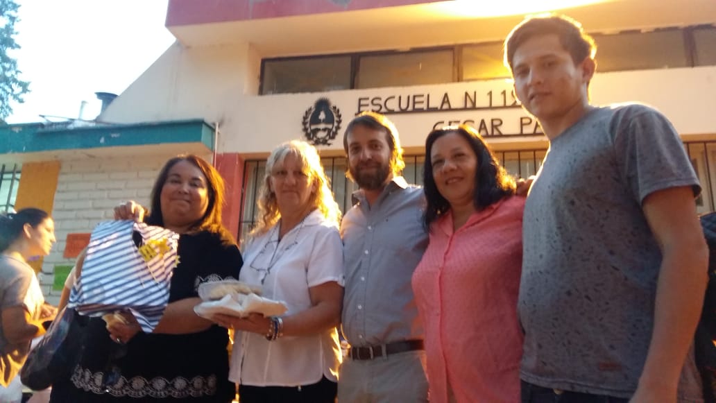 valengonOK's tweet image. Participando y colaborando con los Padres y Directivos de la Esc.  Cesar Palacios, en la hermosa fiesta de fin de año!! 🎉🎉🎶🎶

Los disfraces y bailes de los más peques, una maravilla 👏👏❤❤🎈🎈

#Coquimbito #Maipu 
@promaipu