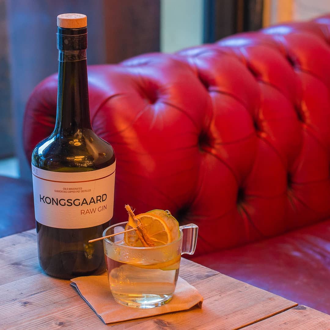 You can't beat a hot cocktail on a weekend afternoon. <a href="/graphicbar/">Graphic Bar</a> have just launched a new hot gin and tonic with <a href="/KongsgaardGin/">Kongsgaard Gin</a> for winter. Perfect way to recover after some intense Christmas shopping. 🎅🎁