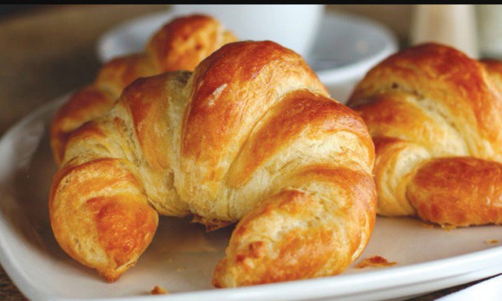 QuiffRick's tweet image. How I wish I could eat his breakfast...Is it too much to ask for, a mouth of my own...I'm not even asking to have @rickastley incredible voice...oh well Happy weekend! x