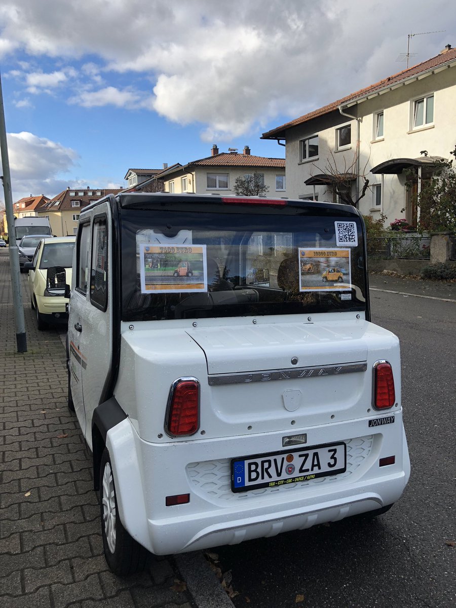 Mobilegeeksde's tweet photo. Das schöne an Elektroautos ist das auch neue Hersteller eine Chance auf dem Markt haben. Heute den #Jonway #Urbee aus Kalifornien gespotted. Lustiges Auto und bestimmt praktisch für die Stadt. https://t.co/jZRz2dN20b