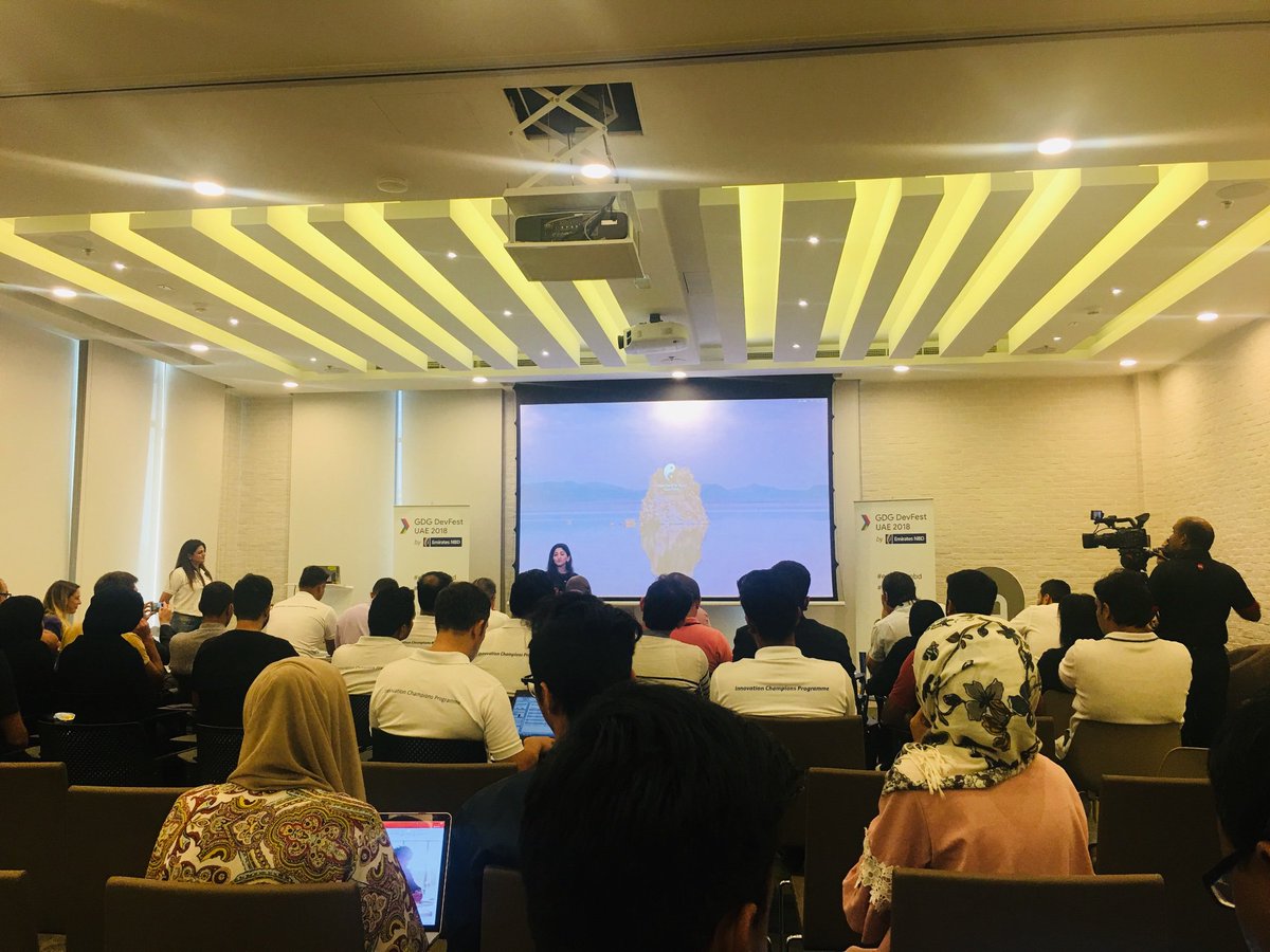 noorulain_ali's tweet photo. Hackathon final presentations are happening here at
@GDGDubai
#DevFestUAE #DevFest18 by
@EmiratesNBD_AE https://t.co/BIZ4e7J9iO