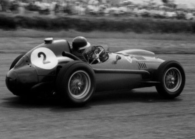 Mike Hawthorn racing in a Ferrari at the British Grand Prix in 1958 #SportingArchives #ExploreArchives