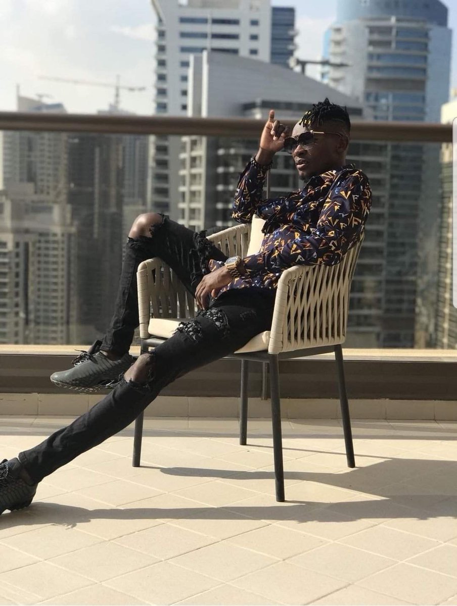 Fionitonana's tweet photo. Enjoy your new age my fine artist, my forever & everyday best artist #Mykanso #KingBoo👑💕 @HansonBaliruno #Neverfallapart #StarsEmpire⭐️⭐️⭐️⭐️⭐️ https://t.co/y4KVZUdEcJ