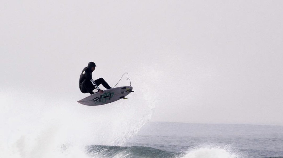 James and Mitch wanted to make a board that had enough volume for small waves it also needed it to be ultra responsive and tight in the pocket for performance // coming to you very soon #projectblack #chillisurfboards #volume2