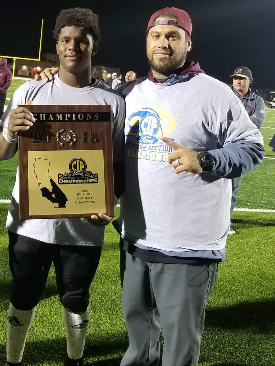 piperboii's tweet photo. I’m thankful for these 2 guys man they push me and help me some much I just wanna say thanks coach’s ⁦@timmctyer⁩ ⁦@solis_coach⁩ https://t.co/j75ma3Ox4A