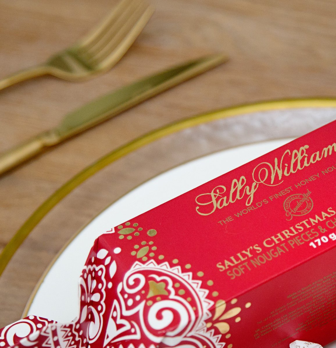 SallyWilliamsSA's tweet photo. Add something sweet to your festive table and get cracking on your Christmas gifting with our selection of seasonal spoils. 
#SallyWilliamsFineFoods #christmascracker #gifts #christmasgifts #shopping #indulgence https://t.co/b9rh3QsVcM