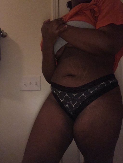 Dm me I wanna see nudes https://t.co/yXu9Np6NKk