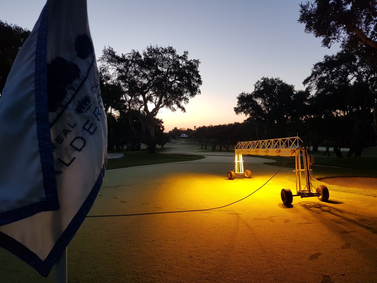 AgronomyRCV's tweet photo. The sun through the shadows of the  beatiful Cork trees, after a Long time, it is coming again!!. Today The course will appreciate it a lot after one week 🌧 .. 🌞⛳
@valderramasters @RcValderrama #hoyo1 #corktrees #shadow #greenkeepers #ready #sotogrande #Spain. https://t.co/IQXOJraGSn