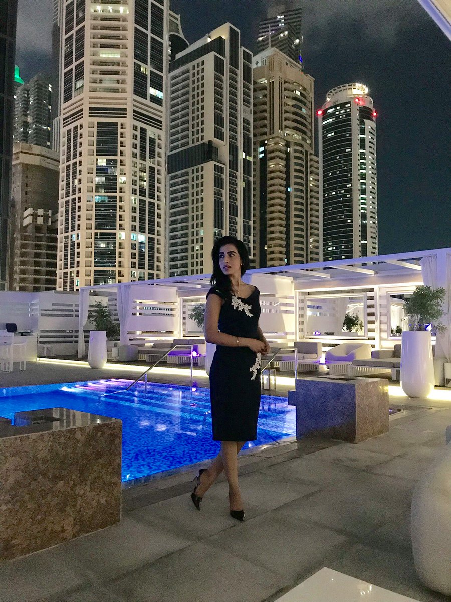 There is a coco deck on 8! ✨ #girlssquad #dubai