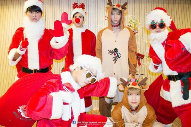 8eight корейская группа. Айдолы новый год. Группа бтс рождество. Рождество в корее. Кей поп новый год.