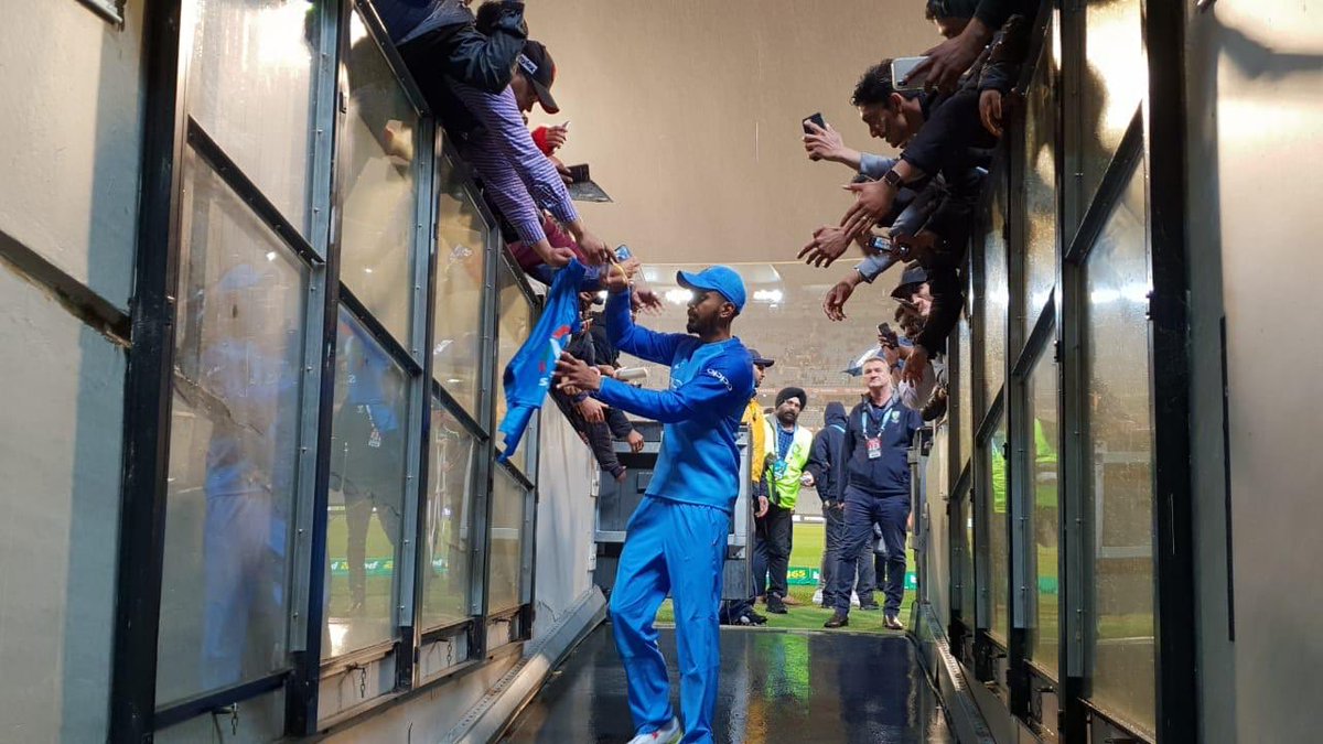 K L Rahul tweet media