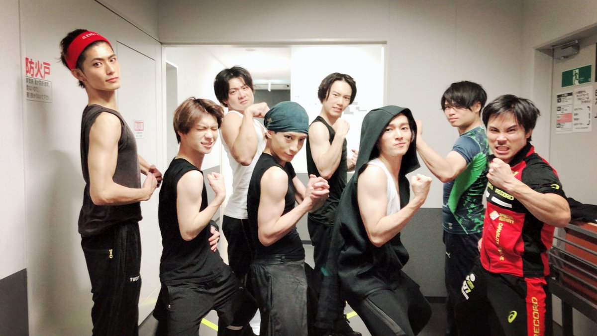chanjin0116's tweet photo. 初めは昌暉と二人だけ。

気付けば、木津つばさ。

今はこんなに部員が増えた。

#ヨナステ
#筋トレ部
無駄にポエム風、笑

夜公演もみんなでお待ちしております！ https://t.co/d2EuluIKNz