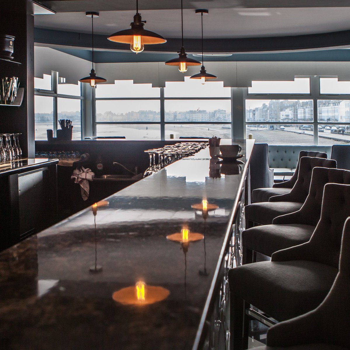 AlMoloWeymouth's tweet photo. How about a nice glass of wine at the bar tonight before your meal? #almolo #weymouth #weymouthbeach #bar #drinks #loveweymouth #restaurant #instabar #saturday #italian #italianrestaurant https://t.co/617jRC7pPq