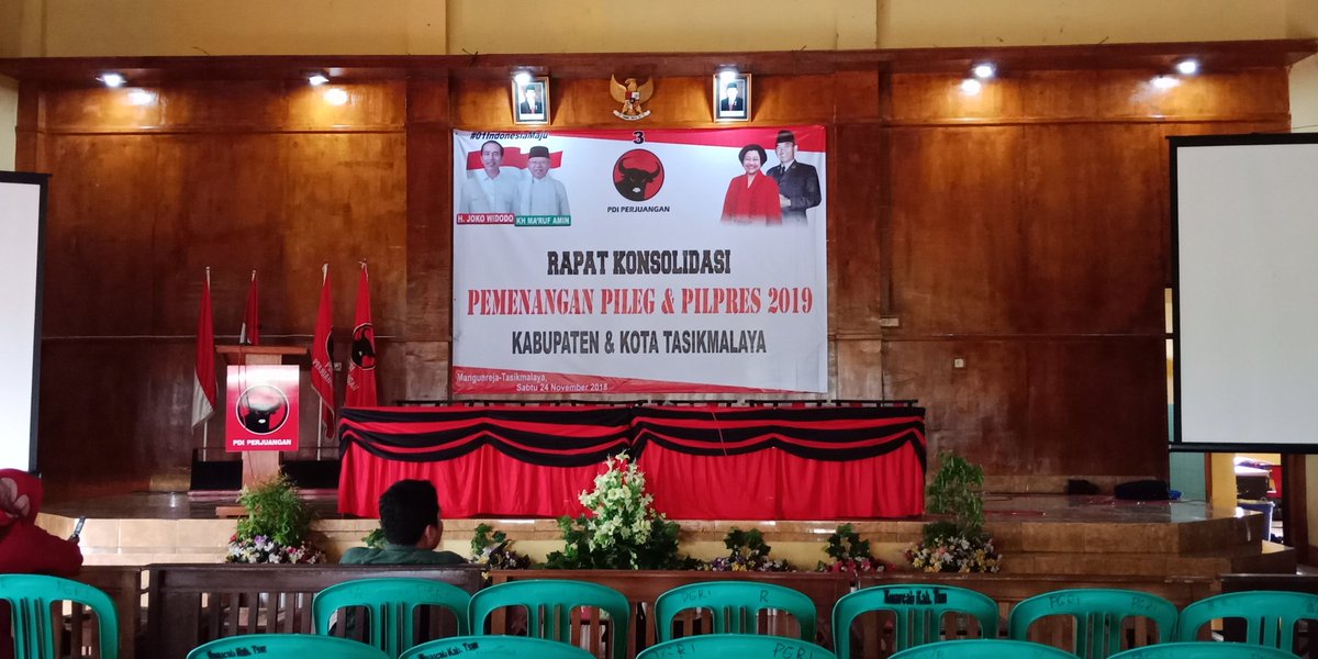 Prepare Rapat Konsolidasi Pemenangan Pileg dan Pilpres 2019 Kabupaten dan Kota Tasikmalaya
#01JokowiLagi 
#01IndonesiaMaju