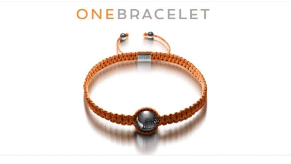 Jij kunt de limited edition #OrangeTheWorldNL One Bracelet winnen met een selfie voor één van de oranje verlichte gebouwen op 25 november 👇 Doe mee en laat zien dat je ook tegen Geweld tegen Vrouwen en Meisjes bent🧡
#HearMeToo #16Days
