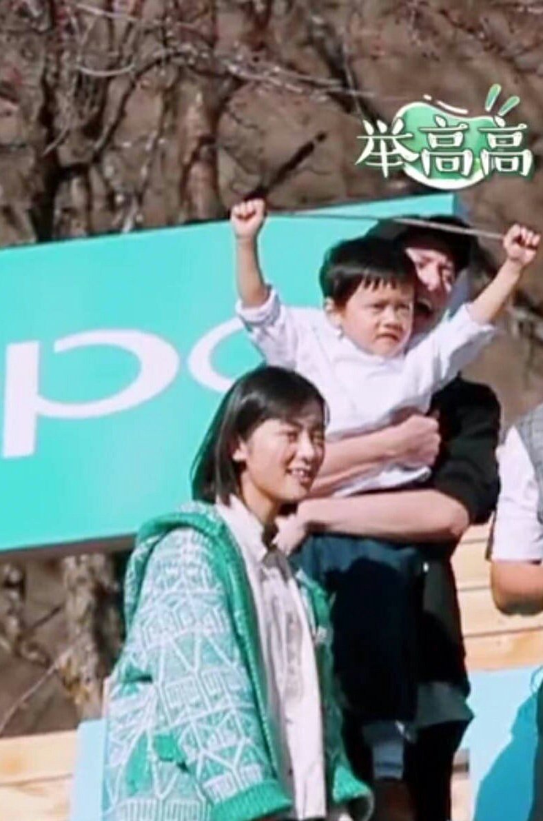 astri2205's tweet photo. Dad 👦
Mom 👧
Their son 👶
THE WANG FAMILY
#DylanWang #ShenYue #王鹤棣 #沈月 #dyshen #diyue https://t.co/BtKxAwGIzl