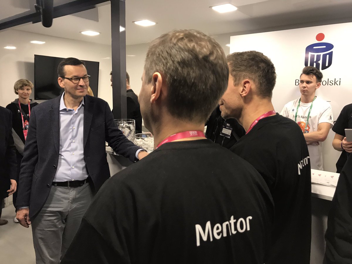 PKOBP's tweet photo. Jesteście na #HackYeah? Zajrzyjcie do naszej strefy! Porozmawiajcie z mentorami o naszym zadaniu „Open the Bank”! #hackathon https://t.co/0b7Sm8ZnYo