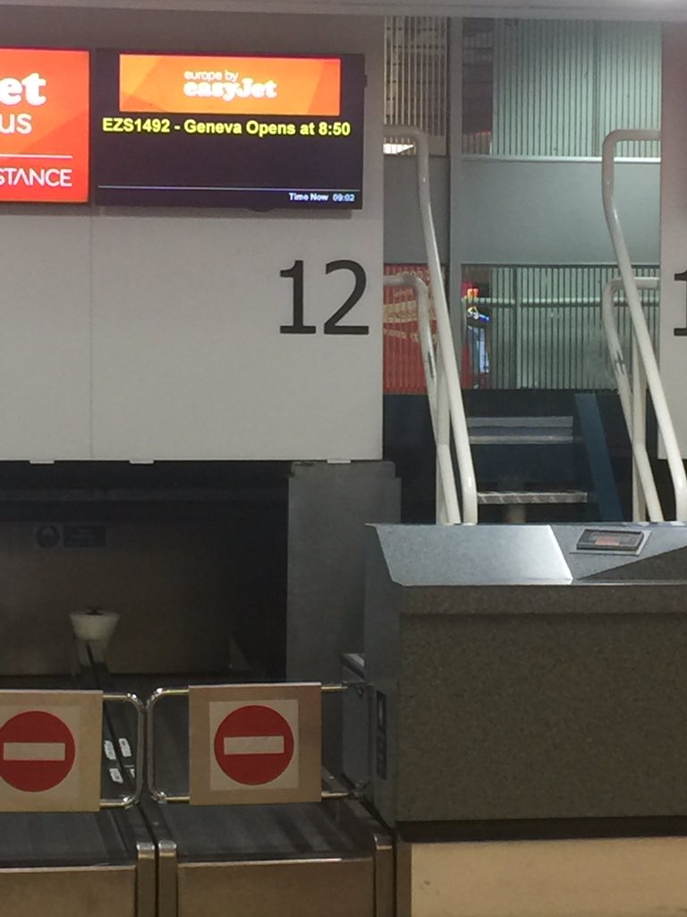 MrGavinRayner's tweet photo. Come on @easyJet https://t.co/LquDsItzlG
