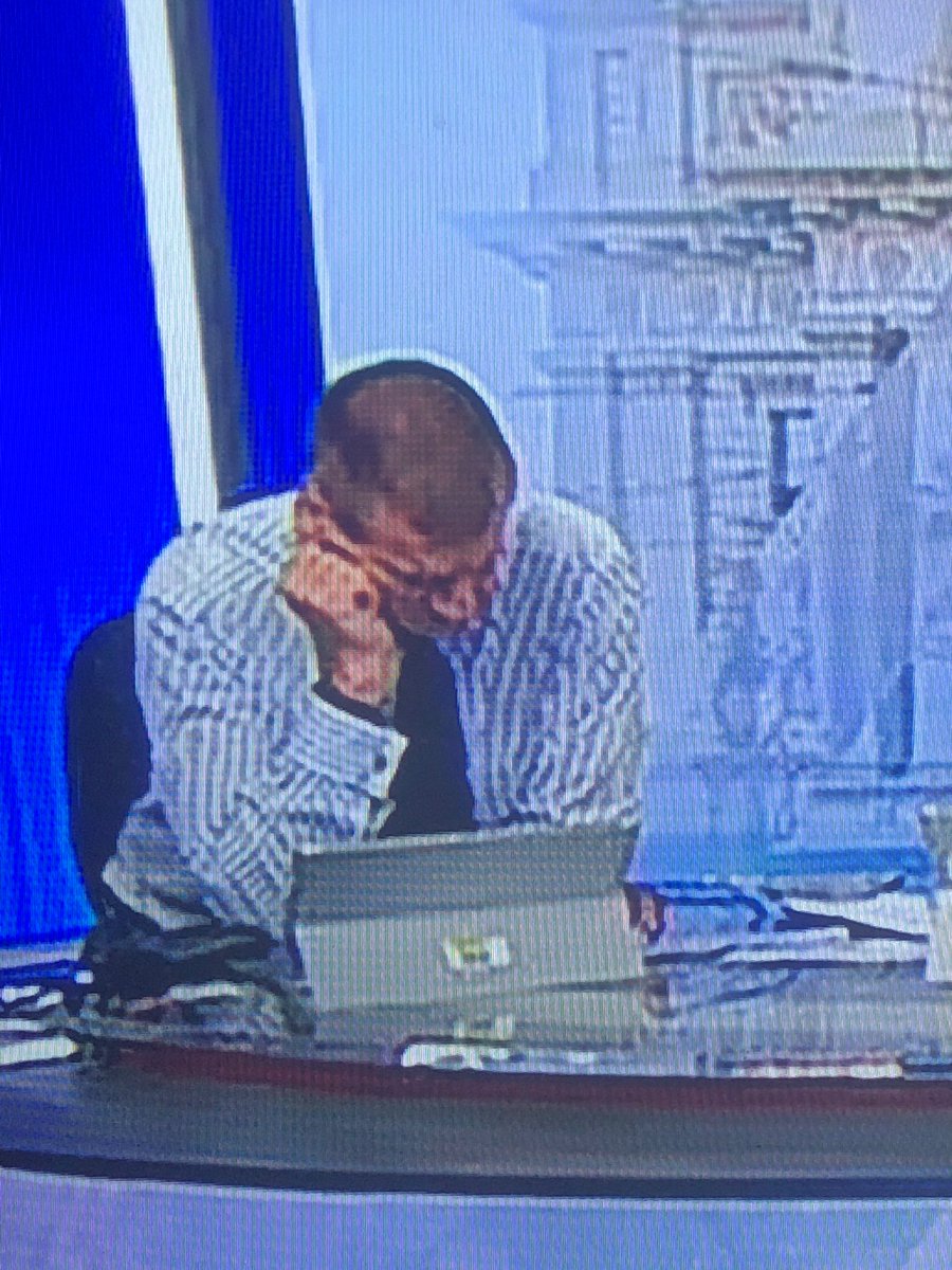 bhakthi's tweet photo. Live scenes of Jeff Kennett realising Caulfield has been lost https://t.co/nrQCrRzE0y
