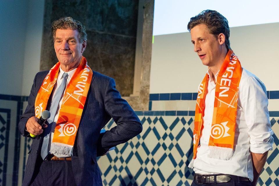 Wow! Te gek. Samen met @XsagaNu winnen we tijdens het <a href="/BeaWorldFest/">Bea World Festival</a> in Portugal de 1ste prijs voor #Koningsdag2018 in de categorie 'Celebration/festivity event. #konminder #dekroonoponswerk