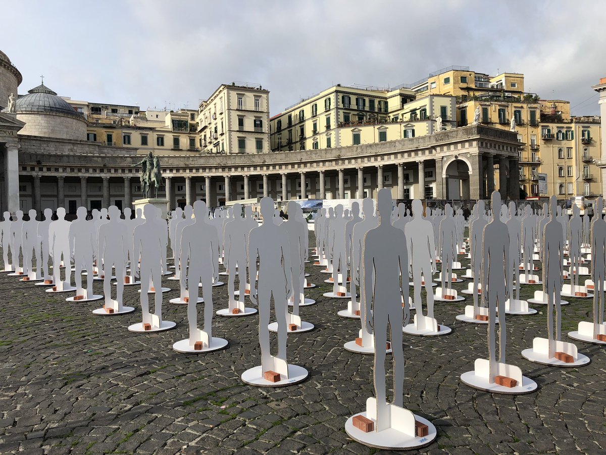 UglConsigliere's tweet photo. #LavorarePerVivere nella suggestiva Piazza Plebiscito a Napoli

In ricordo delle 1.029 “morti bianche” come monito affinché si adottino misure a tutela della vita dei lavoratori

Con il Segretario Generale @fpcapone e il Vice Segretario Generale #GiancarloFavoccia
@UGLNazionale https://t.co/eKv22x5jTB