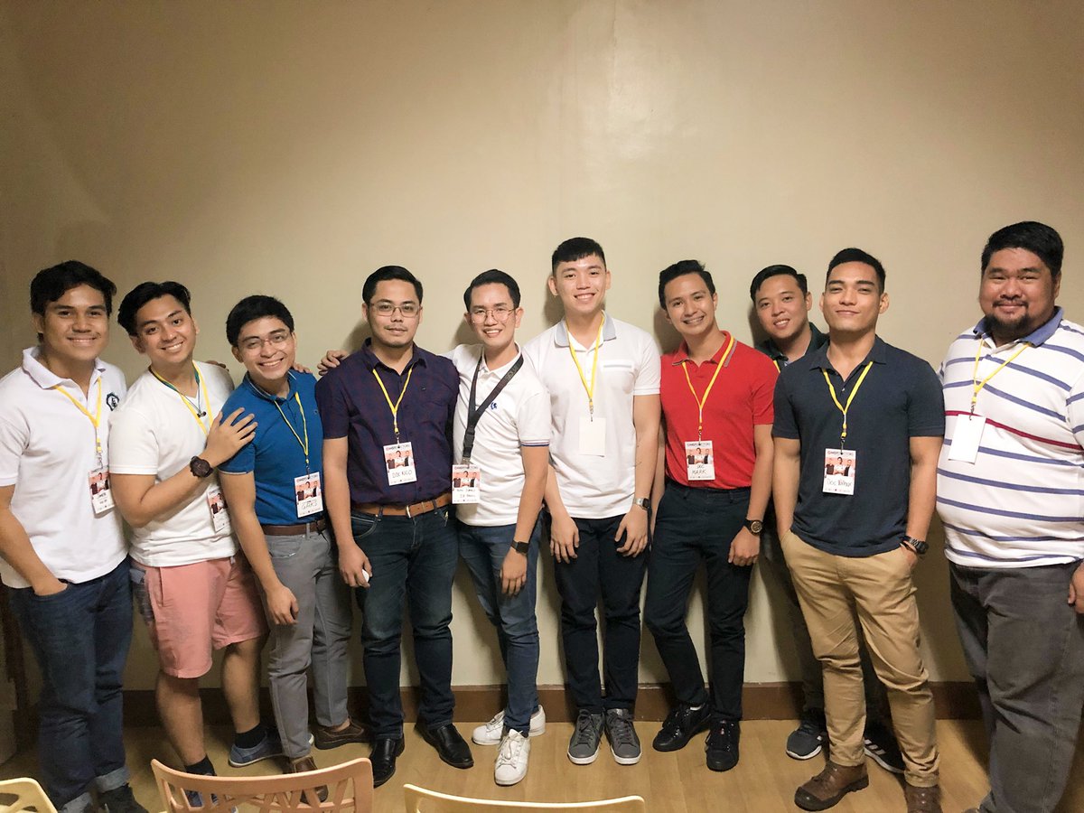 jameslbrz_'s tweet photo. Team Uni. @LoveYourselfPh @safespacesph #HotDoctorsOfPinas #GetTested #SafeSpacePH β€οΈππ€ https://t.co/QmAl7YVxAo
