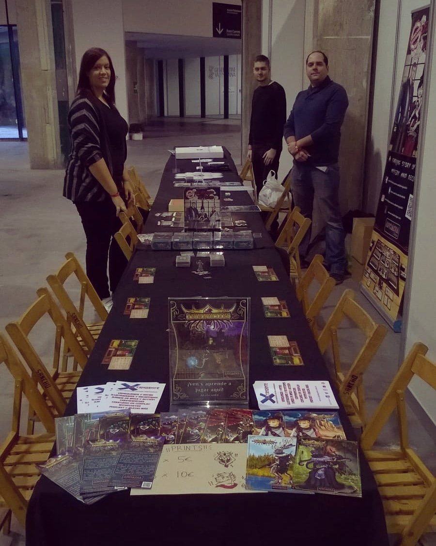 ArcadiaStudiobh's tweet photo. ¡Ya estamos en @Japan_Weekend listos con #Animagicians , #ElAncoraDeFuego y los dos primos nuevos :D
#bggplay #Kickstarter #Japan #boardgames #JuegosdeMesa #f4follow #FelizSabado https://t.co/kYoPOm7AfC
