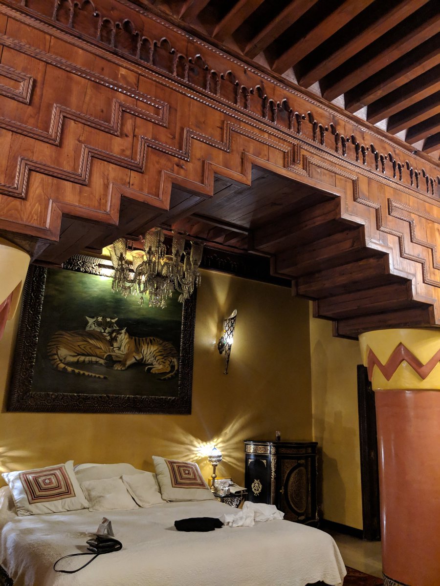 luxlifeblog's tweet photo. Also our room looks like something from James Bond, which makes me v happy. #lasultanamarrakech. https://t.co/eoVIT84Ol6