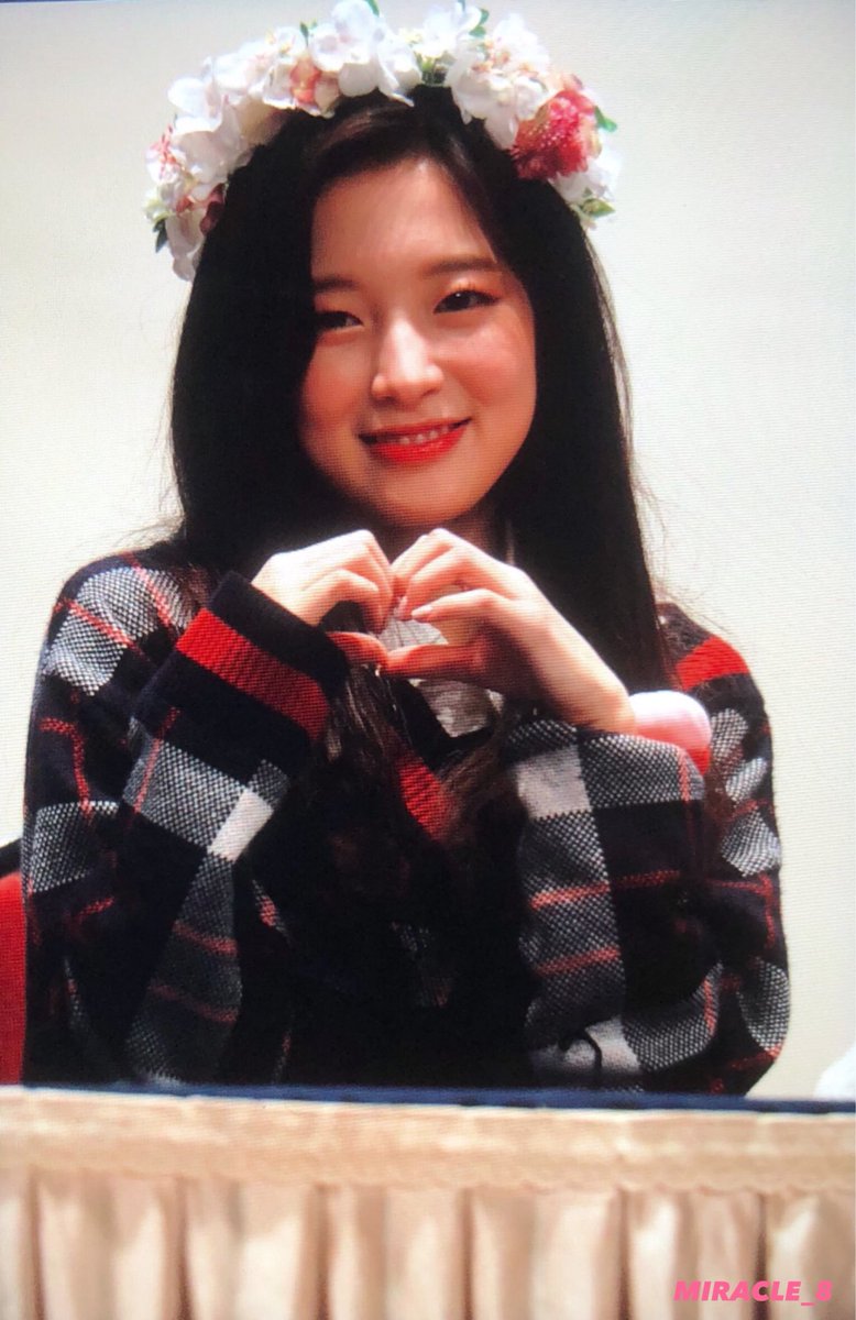 miracle__8's tweet photo. 181124 KBS 미디어센터 심석홀 팬사인회 프리뷰
#OHMYGIRL #오마이걸 #Arin #아린
(@WM_OHMYGIRL) https://t.co/4CzSHZKKLY