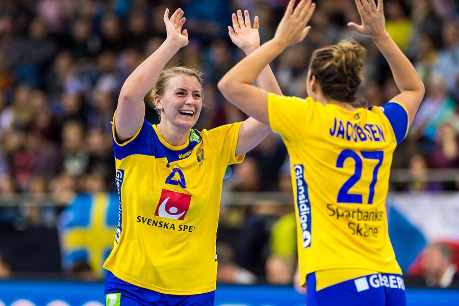 Part 1 of our <a href="/EHFEURO/">EHF EURO</a> preview is live!
We chat to Swedish superstar Bella Gulldén about her return from injury, life at <a href="/BBH_Officiel/">BBH officiel</a> and #ehfeuro2018 🇸🇪🎙️traffic.libsyn.com/handballhour/U…