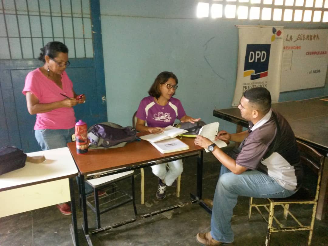 SucreDPD's tweet photo. #23Nov | La @SucreDPD realizó mesa de trabajo en la U.E.T.D. "Francisco Morochito Rodríguez" de Cumaná, pquia. Altagracia, mcpio. Sucre, con su personal directivo para coordinar futuras actividades formativas | #FelizCumpleañosNicolás https://t.co/L31Qe8gdi7