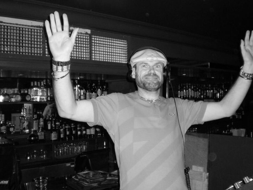 michaelvitti's tweet photo. Hands in the air! Part 2 of our @JoeyNegro interview is on @MiSoulTweets from 5pm - I snapped this when Dave played @TheFunkyNation Upstairs @officialronnies 

See later! #remixedwithlove https://t.co/Hk4Fa2H75D