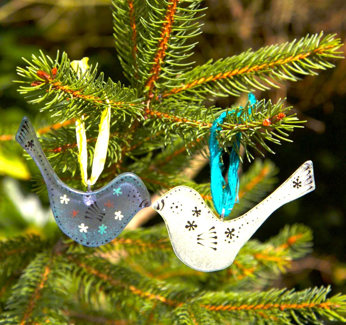 GiftedPop's tweet photo. Handmade fused glass Christmas Tree decorations by our local trader Pip.  Made from recycled greenhouse glass. https://t.co/RaTHjoiuEE