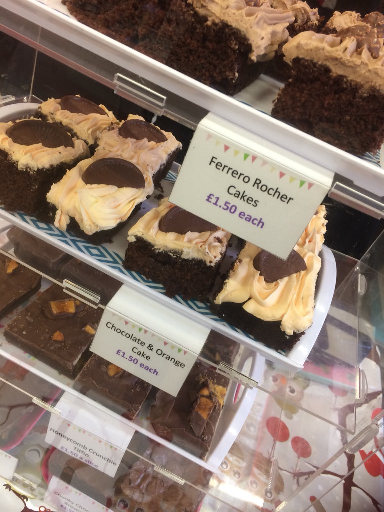 dorothytrussell's tweet photo. Cakes and carols @FlixtonGS this morning - angelic voices girls! Come along and join in all the traditional Christmassy fun and get those unique gifts you’ll never find on any Black Friday website! #xmastraditions #fgscommunity https://t.co/tNZWe6pB87