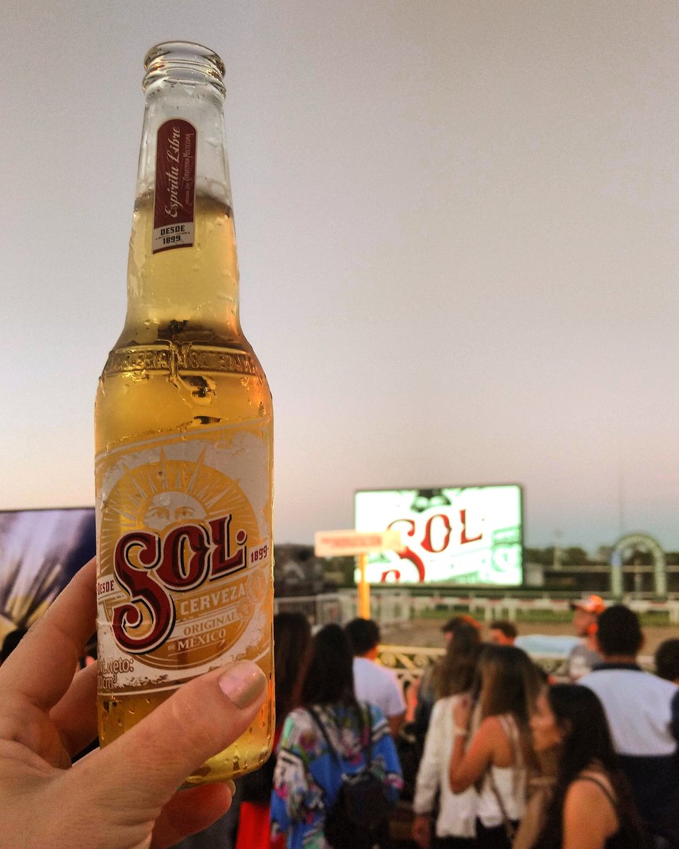 BuenosBaresARG's tweet photo. Disfrutamos de un nuevo #AfterSol de @CervezaSol Argentina https://t.co/mNEeKfkL7K